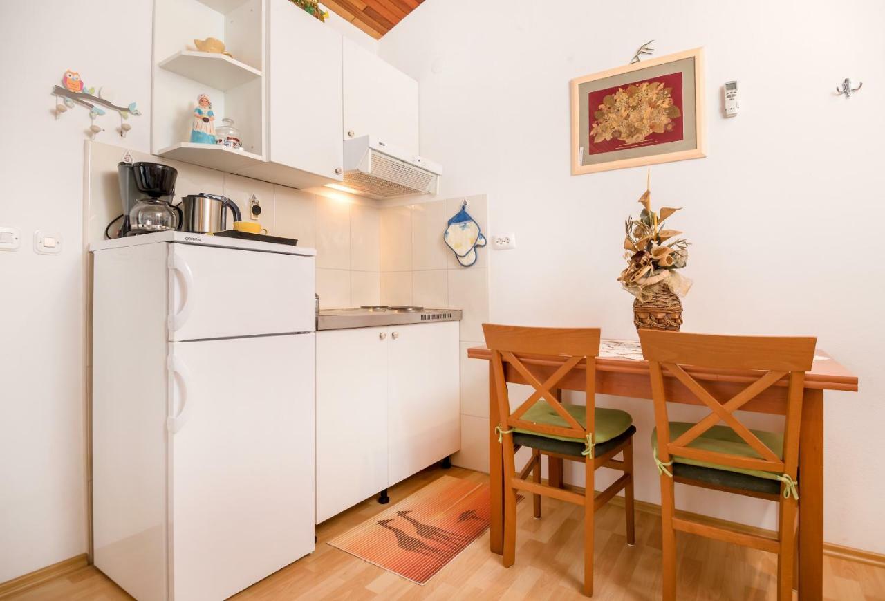 Apartments Juric Podstrana Exterior foto