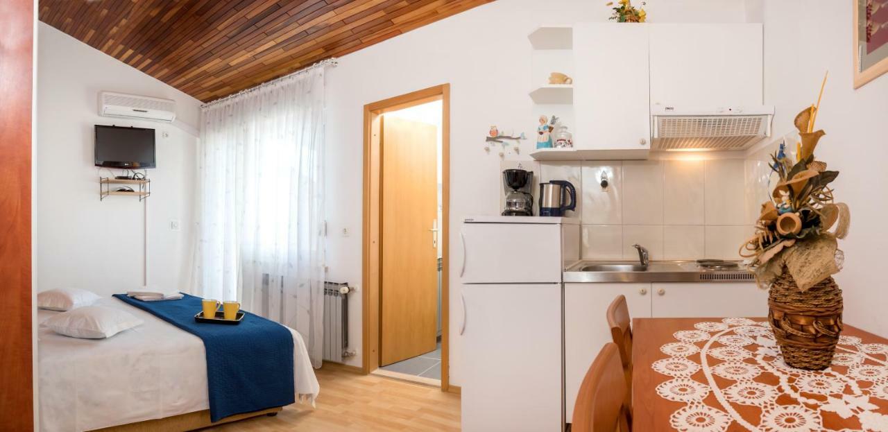 Apartments Juric Podstrana Exterior foto